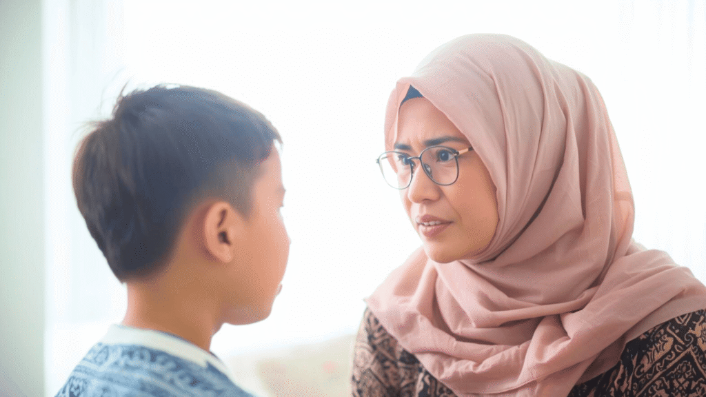 Seorang ibu yang memarahi anaknya menyuruh belajar